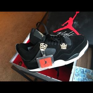 Brand new men's jordan retro 4 royalty